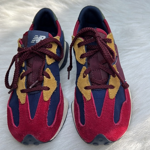 New Balance 327 Kids Size 13 - Picture 2 of 12